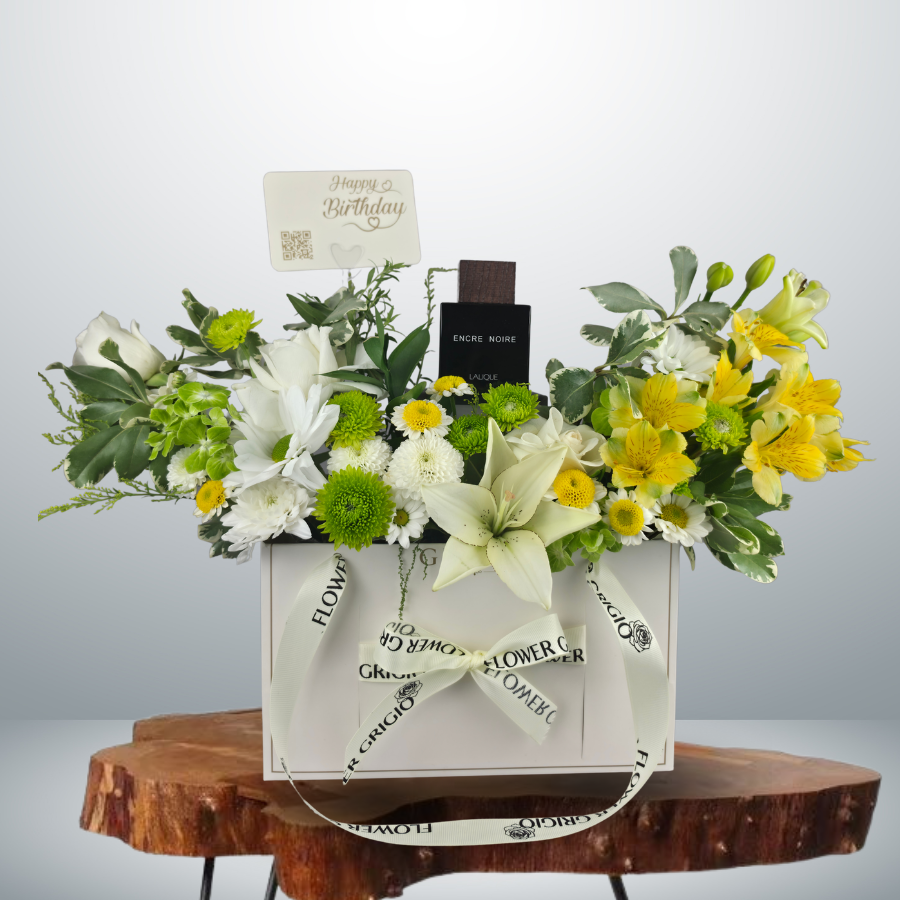 تنسيقة الشنطة المنعشة مع عطر - Grigio